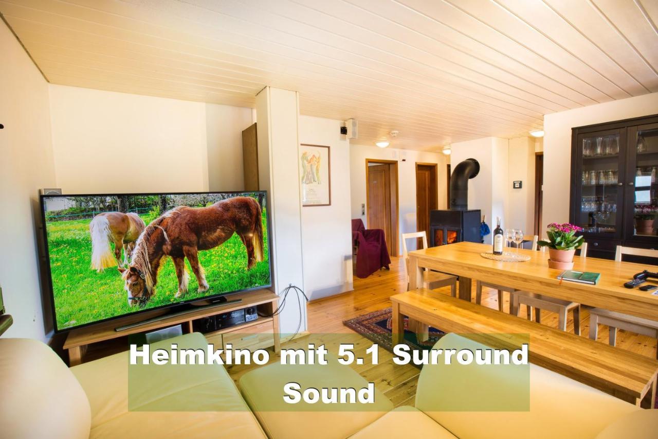 Wohlfuehl-Ferienwohnung 80 Qm, 8 Personen, Aussicht & Heimkino Todtnau Exterior photo